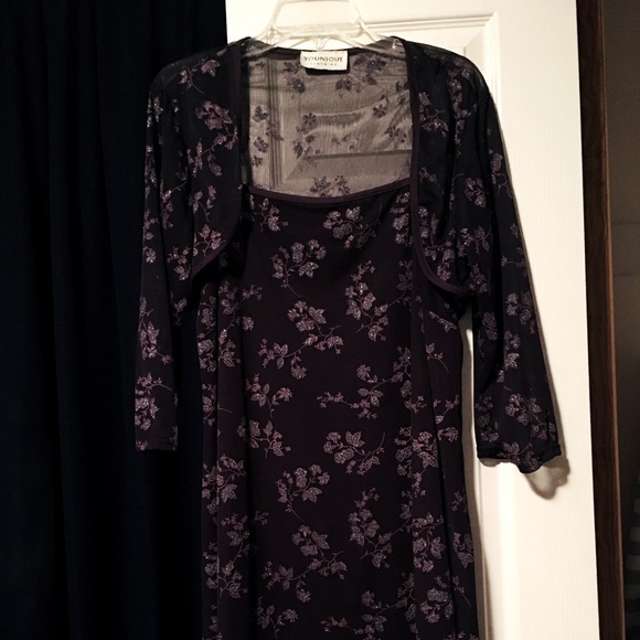 Dress - Picture 1 of 4